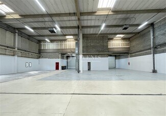 Plus de détails pour Local d'activités à louer