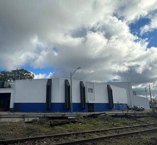 Plus de détails pour 2200 Olds Ave, Lansing, MI - Industriel à vendre