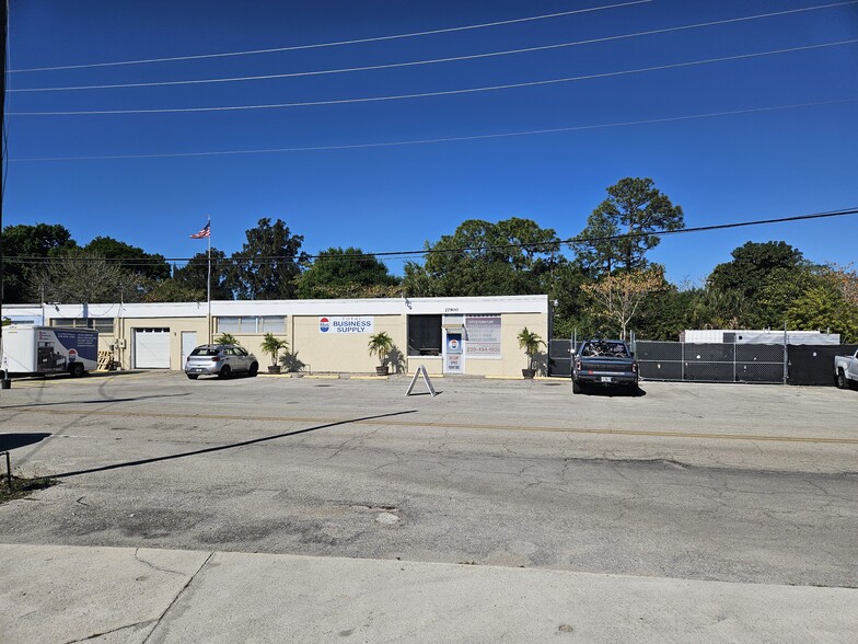 27900 Industrial St, Bonita Springs, FL for sale - Primary Photo - Image 1 of 17