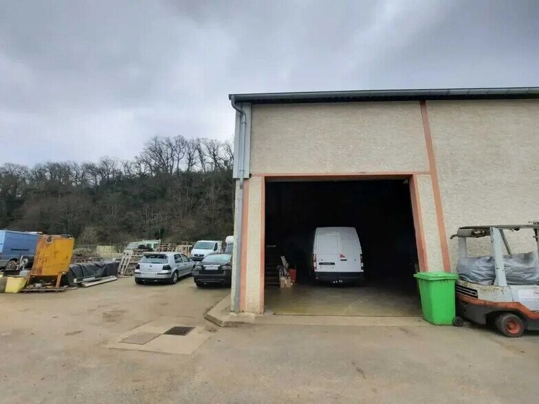 Local d'activités dans Marcilly-d'Azergues à vendre - Photo du bâtiment - Image 3 de 3