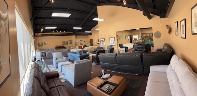 1043 Lenoir Rhyne Blvd, Hickory, NC à louer - Photo intérieure - Image 2 de 7