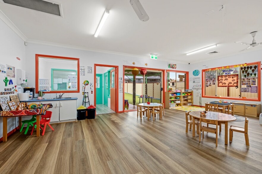 113 John St, Granville for sale - Interior Photo - Image 3 of 7