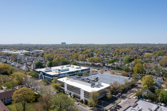 300 Old Country Rd, Mineola, NY - aerial  map view