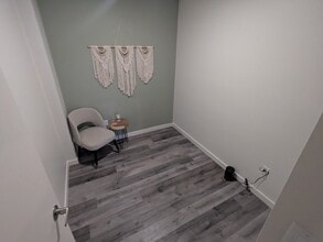 6150 Valley Way, Niagara Falls, ON à louer Photo intérieure- Image 2 de 6