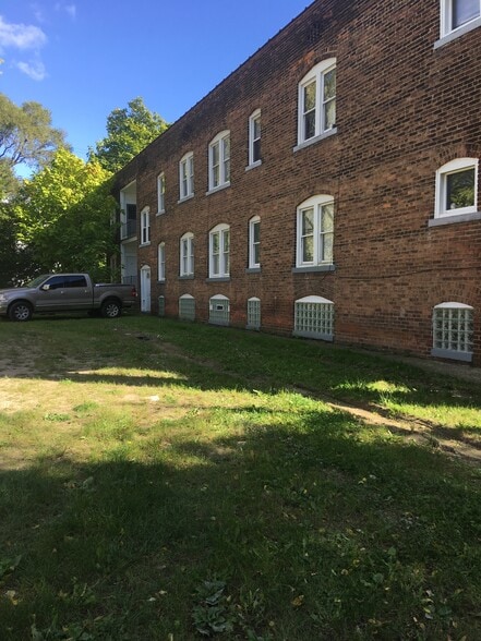 3421 E 119th St, Cleveland, OH à vendre - Photo du bâtiment - Image 2 de 26