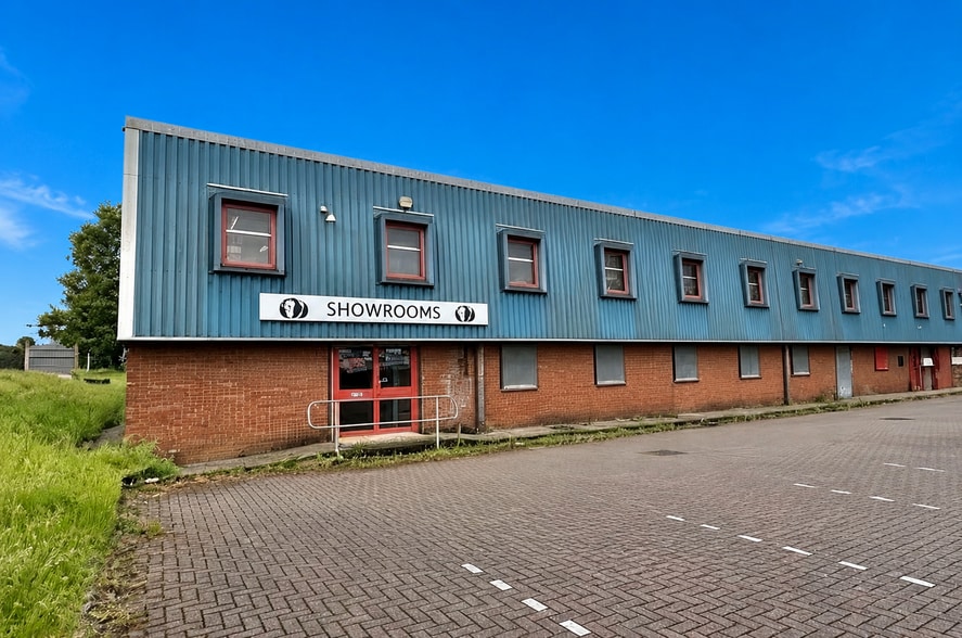Peel Street, Oldham for lease - Building Photo - Image 2 of 7