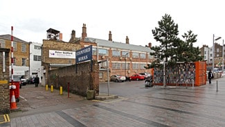 Plus de détails pour Local d'activités à louer