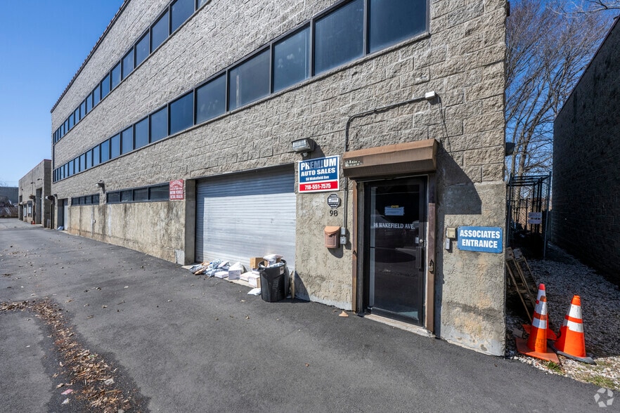 98 Wakefield Ave, Staten Island, NY à louer - Photo du bâtiment - Image 2 de 4