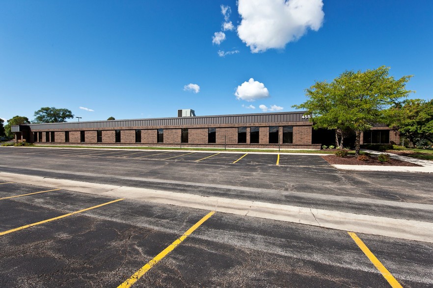 455 Eisenhower Ln S, Lombard, IL for lease - Building Photo - Image 2 of 4