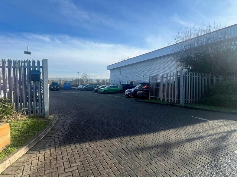 Challenge Rd, Ashford à louer - Photo du bâtiment - Image 3 de 9