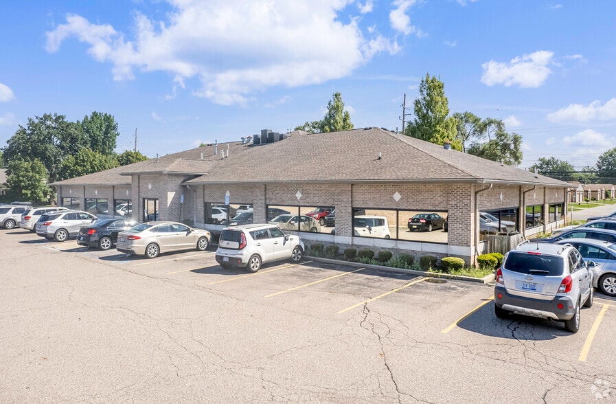 29753 Hoover Rd, Warren, MI à vendre - Photo du bâtiment - Image 3 de 5