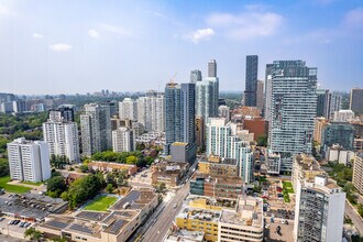 161-163 Eglinton Ave, Toronto, ON - Aérien Vue de la carte