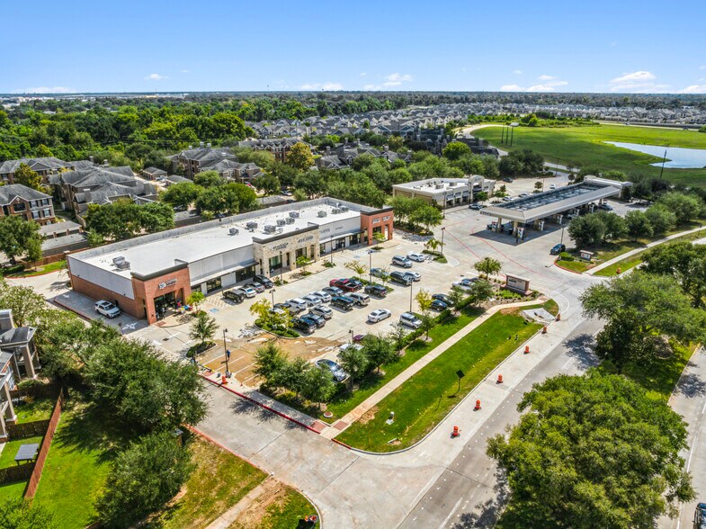 5822 Sienna Pky, Missouri City, TX for sale - Building Photo - Image 2 of 4