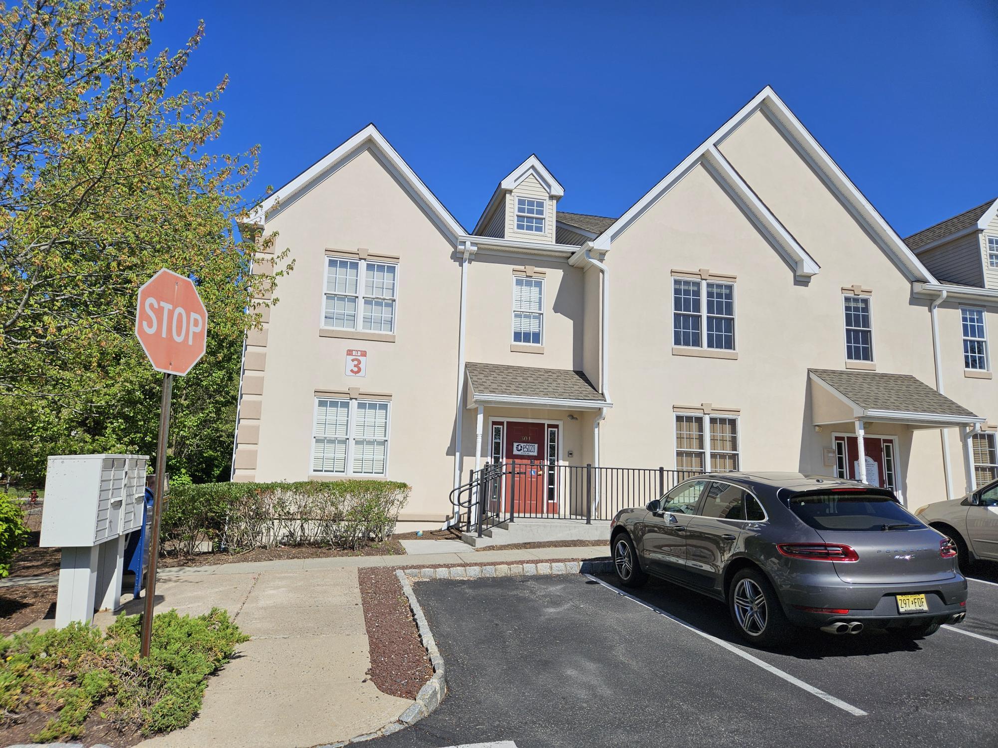 4 Walter Foran Blvd, Flemington, NJ à vendre Photo principale- Image 1 de 24