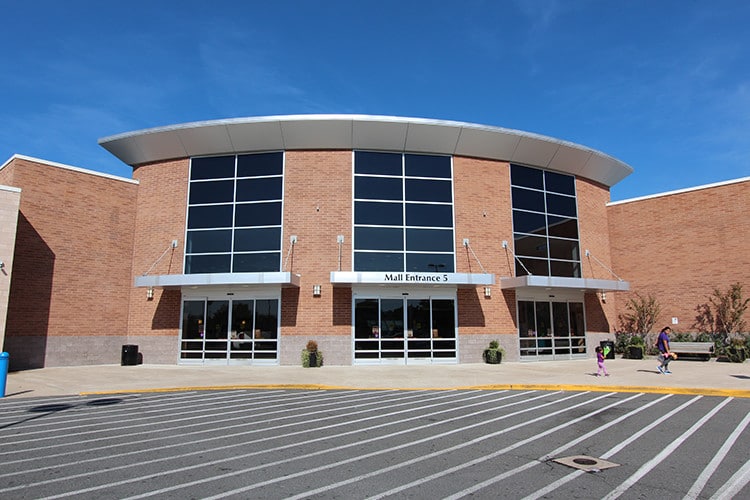 Manassas Mall Shopping Center portfolio of 5 properties for sale on LoopNet.ca - Primary Photo - Image 3 of 5