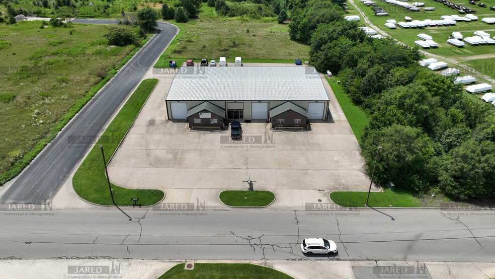1019 Cowan Dr, Lebanon, MO for lease - Building Photo - Image 1 of 14