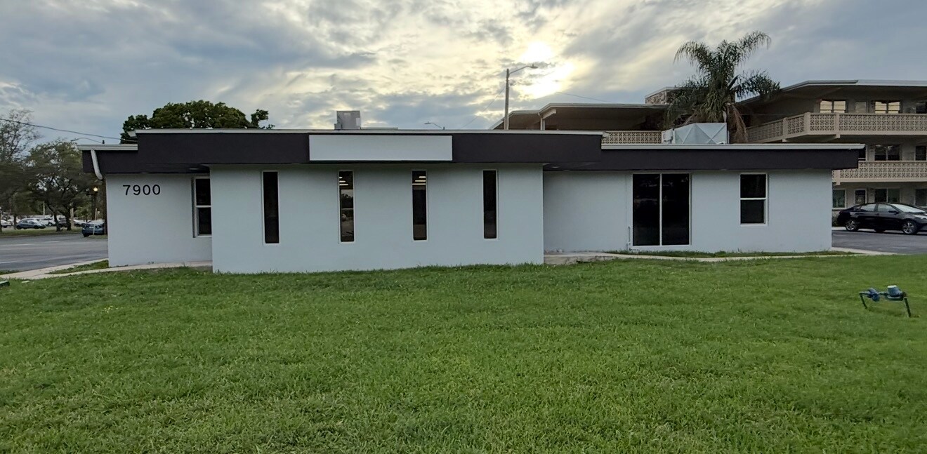 7900 Dr. Martin Luther King, J St N, Saint Petersburg, FL à louer Photo du bâtiment- Image 1 de 13