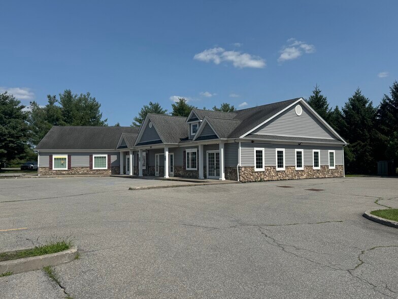1001 Route 376, Wappingers Falls, NY à louer - Photo du bâtiment - Image 2 de 15