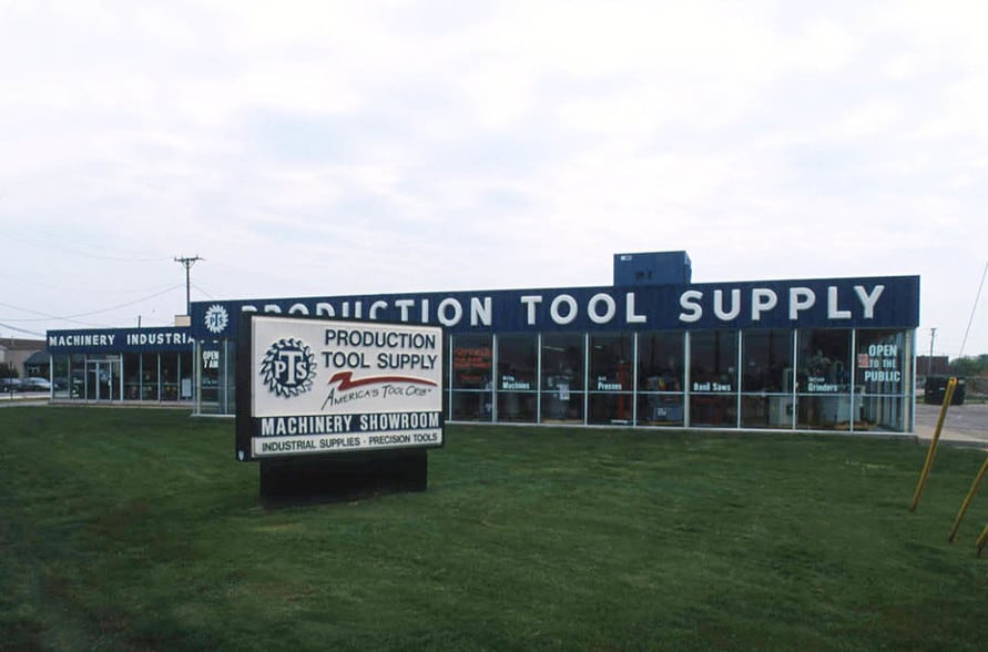 29710 Groesbeck Hwy, Roseville, MI for lease - Building Photo - Image 3 of 5