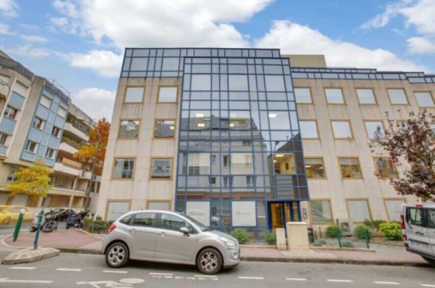 10 Rue Chevreul, Suresnes for lease - Building Photo - Image 2 of 15