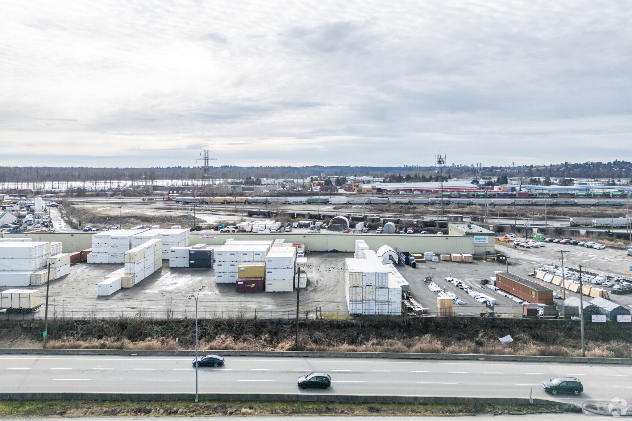 880 Lougheed Hwy, Port Coquitlam, BC à vendre Photo du bâtiment- Image 1 de 1