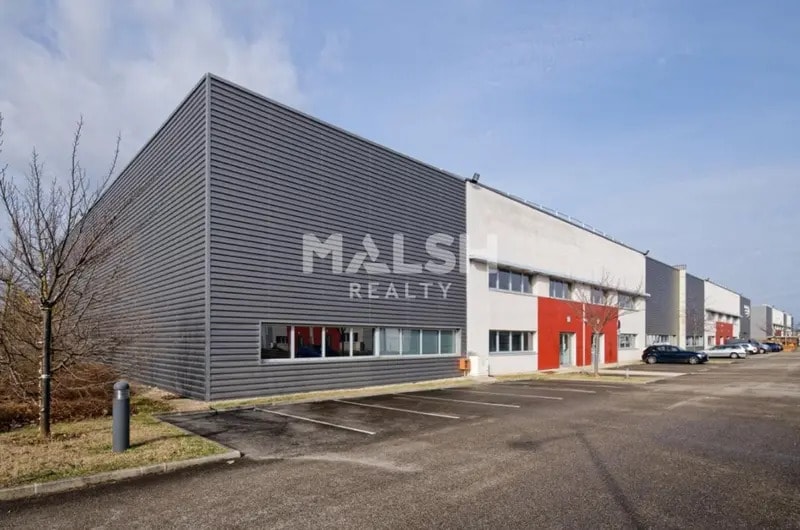Flex in Saint-Priest for lease Building Photo- Image 1 of 6