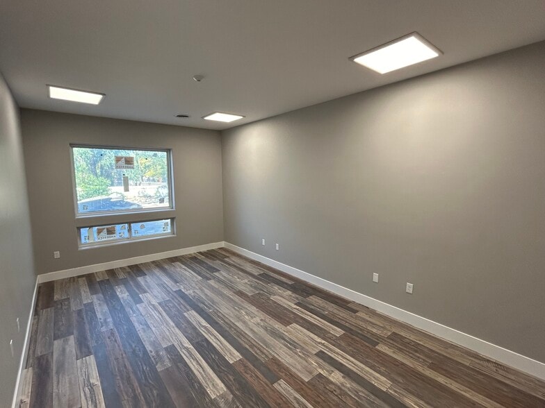 625 Margrave Dr, Reno, NV for lease - Interior Photo - Image 3 of 7