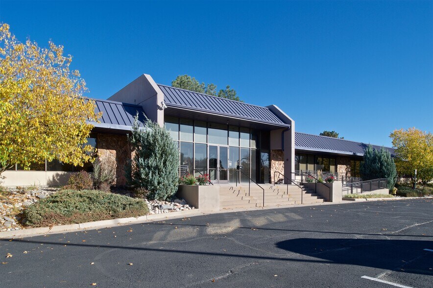 12300 Grant St, Thornton, CO à vendre - Photo du bâtiment - Image 2 de 38