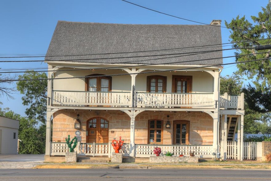 405 E Main St, Fredericksburg, TX à vendre - Photo principale - Image 1 de 1