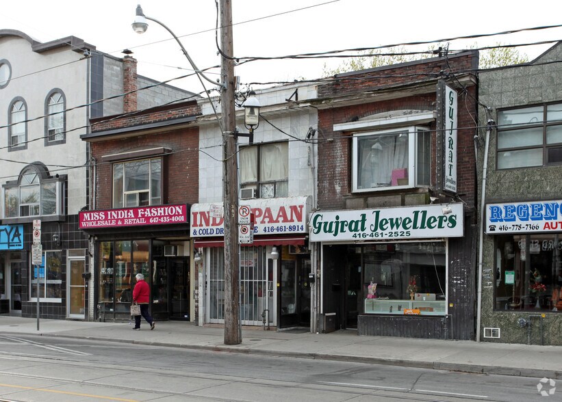 1425-1429 Gerrard St E, Toronto, ON à vendre - Photo principale - Image 1 de 1