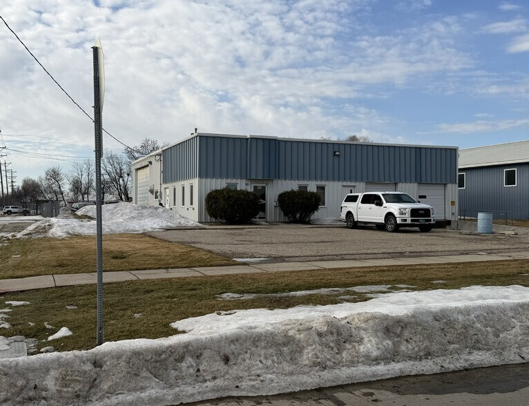 25 14th St S, Fargo, ND à vendre - Photo du bâtiment - Image 2 de 6