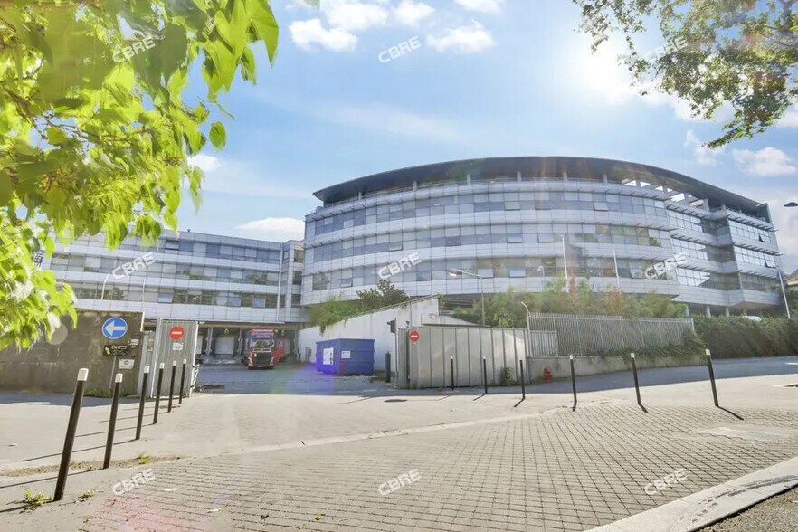 Flex dans Épinay-sur-Seine à louer - Photo du bâtiment - Image 1 de 7