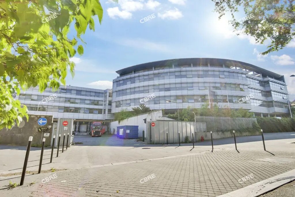 Flex in Épinay-sur-Seine for lease Building Photo- Image 1 of 8