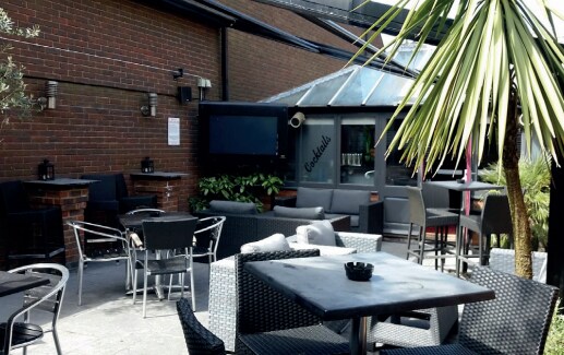 12 Meeting House Ln, Ringwood à vendre - Photo du bâtiment - Image 3 de 5