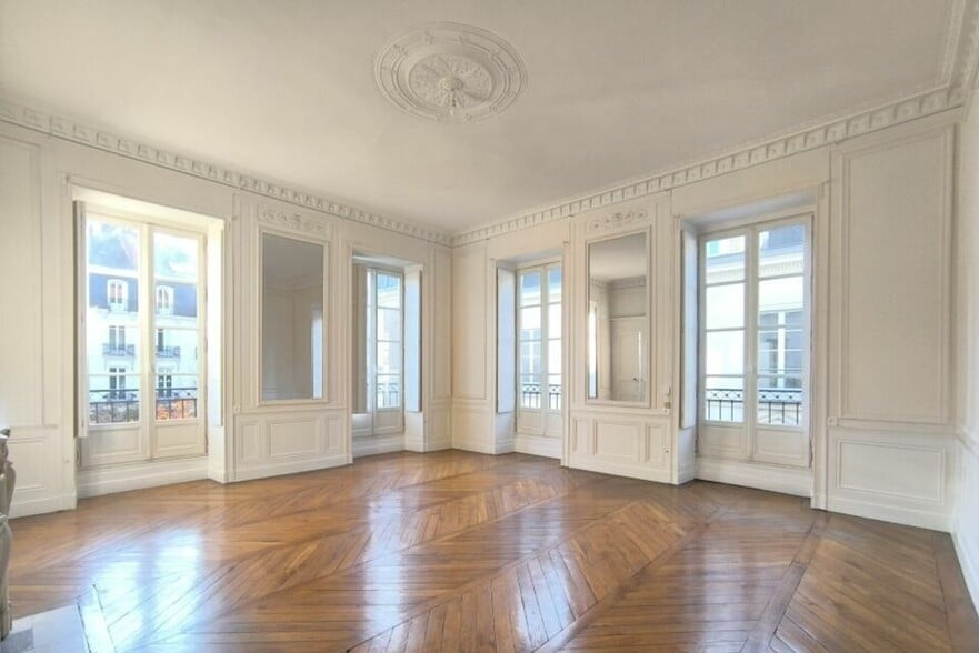 15 Rue Cardinet, Paris for lease - Interior Photo - Image 3 of 5