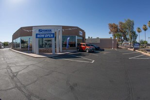 Scottsdale Road Dealership - Services immobiliers commerciaux