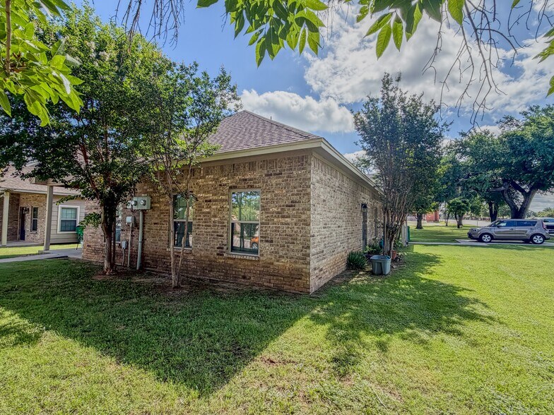 1101 Cates St, Bridgeport, TX for sale - Building Photo - Image 3 of 15