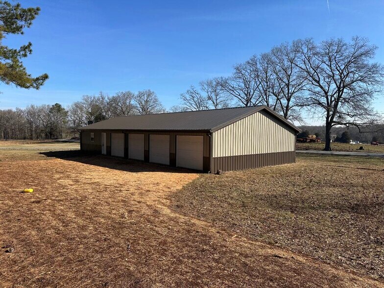 225 Seymore Rd, Paris, TN for lease - Primary Photo - Image 1 of 5