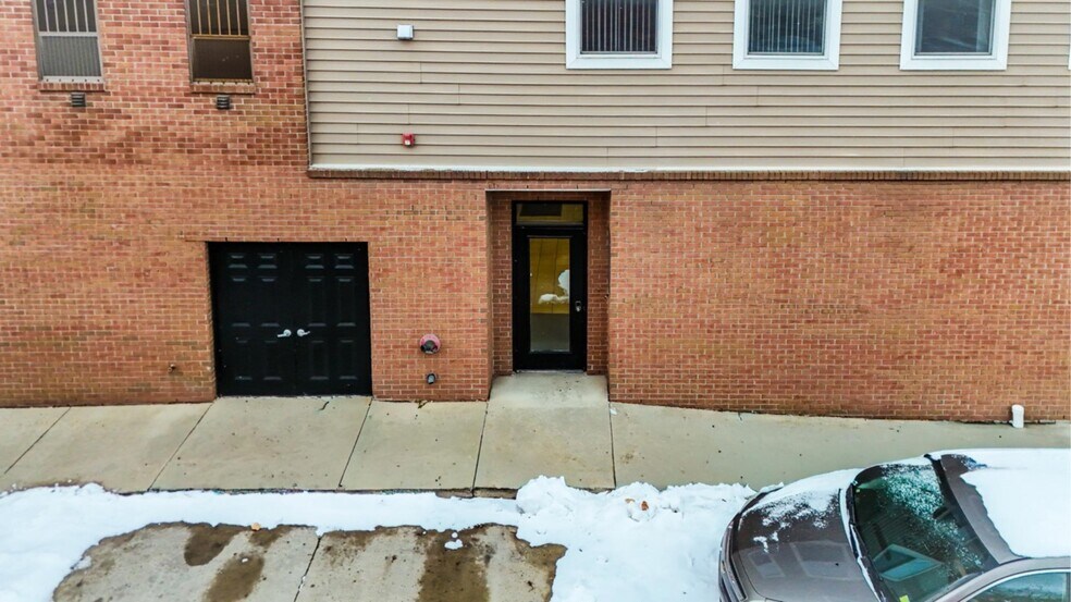 23081-23091 E Main St, Armada, MI à louer - Photo du bâtiment - Image 2 de 12