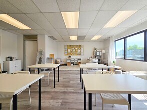 1680-1690 Woodward Dr, Ottawa, ON for lease Building Photo- Image 2 of 2