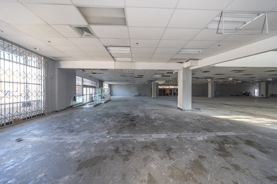 6054 Pacific Blvd, Huntington Park, CA for lease - Interior Photo - Image 2 of 10