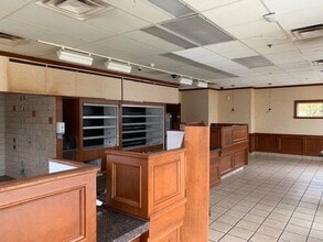 711 Front St, Woonsocket, RI à louer Photo intérieure- Image 2 de 21