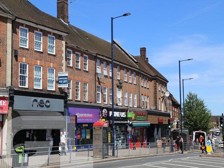 123 Station Rd, Edgware à louer - Photo du bâtiment - Image 2 de 2