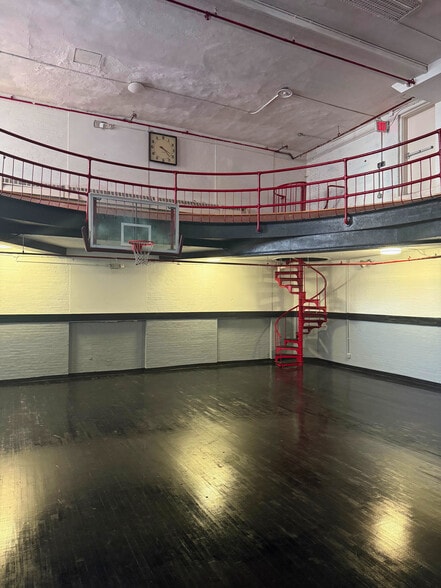 181 W 135th St, New York, NY for lease - Building Photo - Image 3 of 36