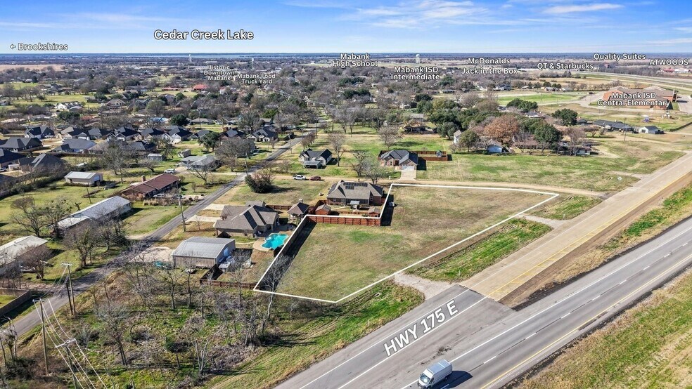 104 Blake St, Mabank, TX for sale - Primary Photo - Image 1 of 2