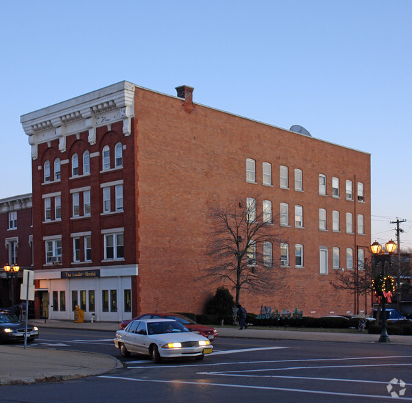 8 E Fulton St, Gloversville, NY for sale - Primary Photo - Image 1 of 1