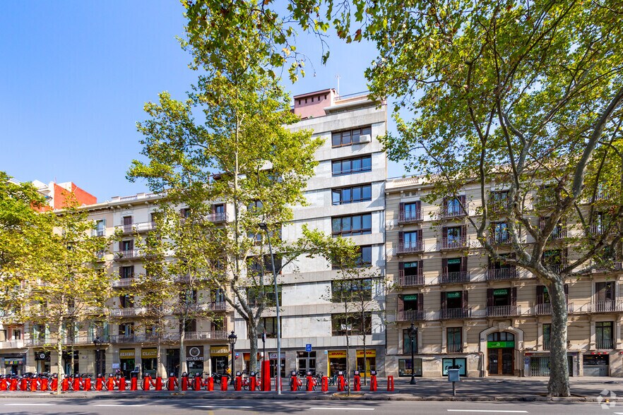 Gran Vía de les Corts Catalanes, 594, Barcelone, Barcelona à louer - Photo du bâtiment - Image 3 de 4