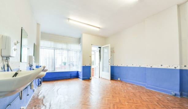 1 Vivian Rd, Wellingborough for lease - Interior Photo - Image 2 of 4