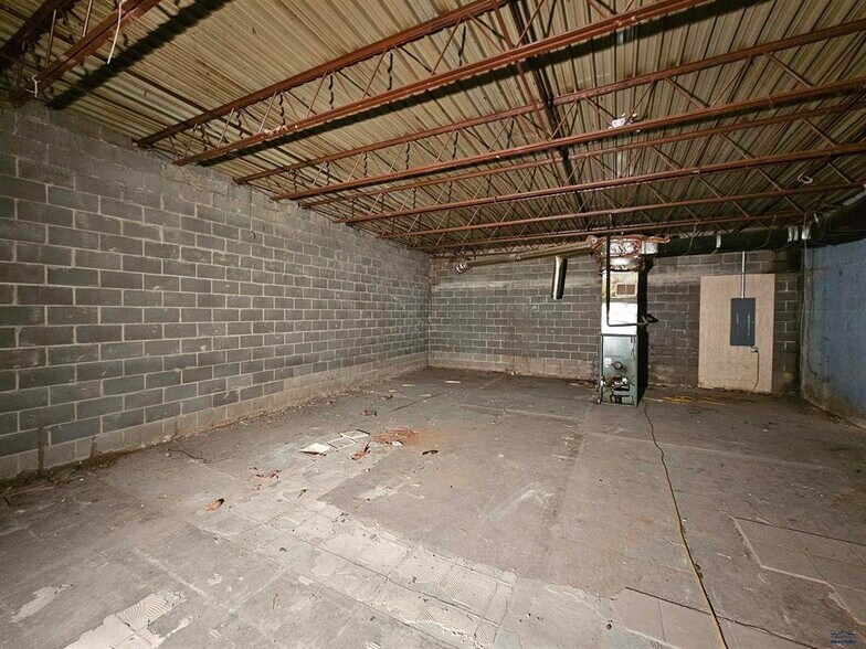 431 N River St, Hot Springs, SD à vendre - Photo intérieure - Image 2 de 7