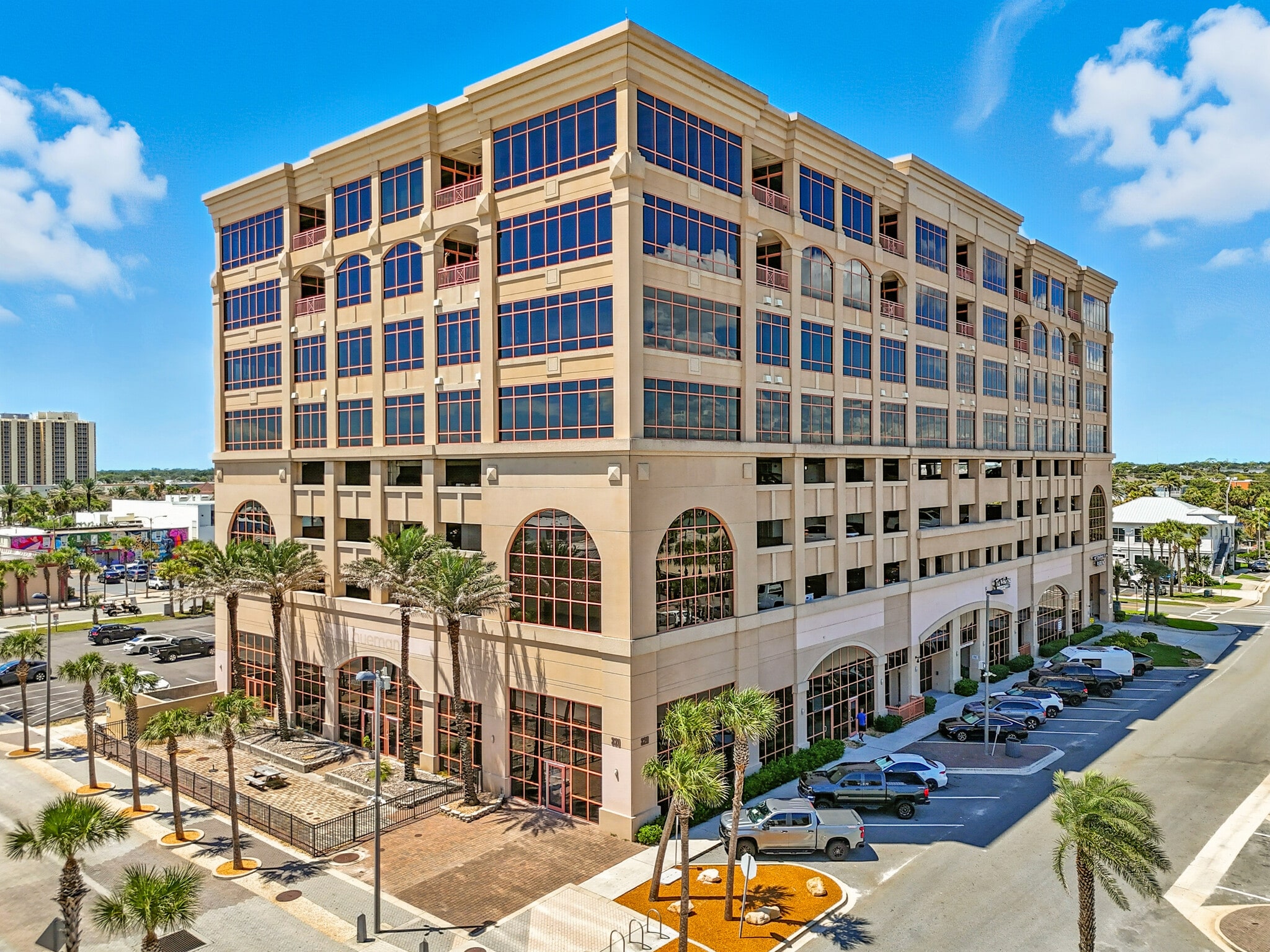 320 1st St N, Jacksonville Beach, FL for lease Building Photo- Image 1 of 31